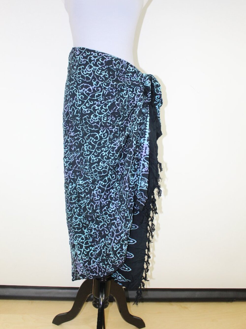 Vintage Batik Sarong Wrap Skirt Scarf Blue Rayon Tassel Fringe Indonesia Boho Be